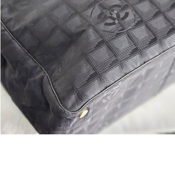 EUC Chanel Nylon Tote - Picture 8 of 10
